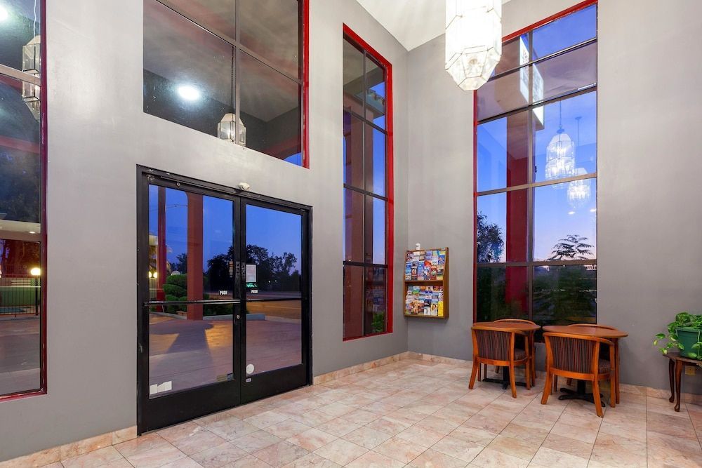 Americas Best Value Inn & Suites Bakersfield Central 2