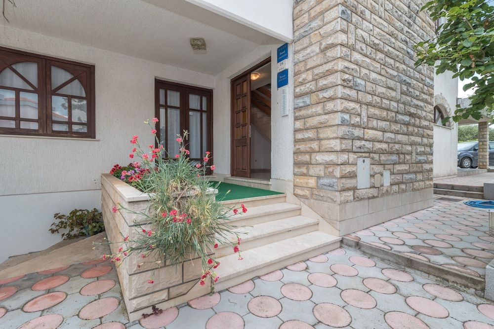 Apartments Vojin 2