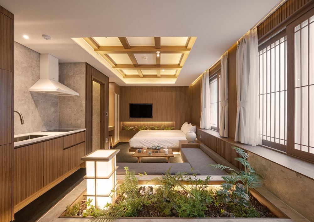 UH Suite The Myeongdong 1