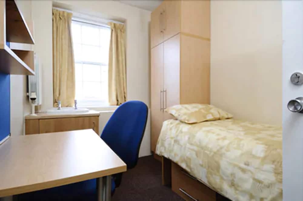 Goldsmiths House - Campus Accommodation - Caters to Women 1