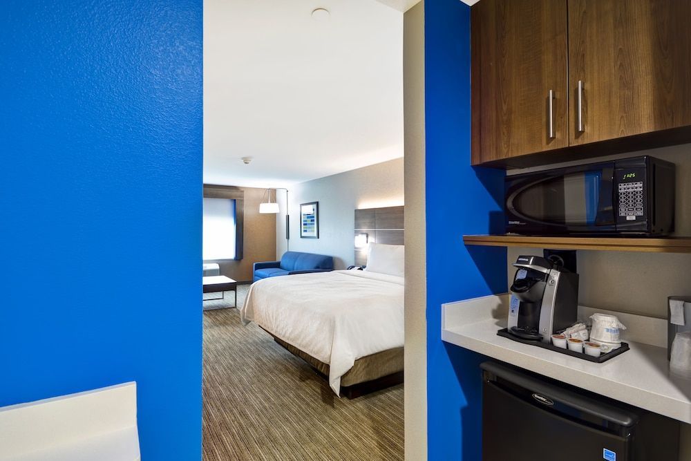 Holiday Inn Express & Suites HOUSTON NASA - BOARDWALK AREA by IHG 2