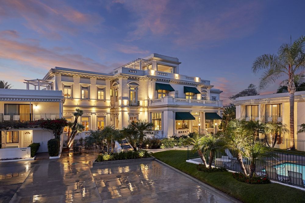 Glorietta Bay Inn 1