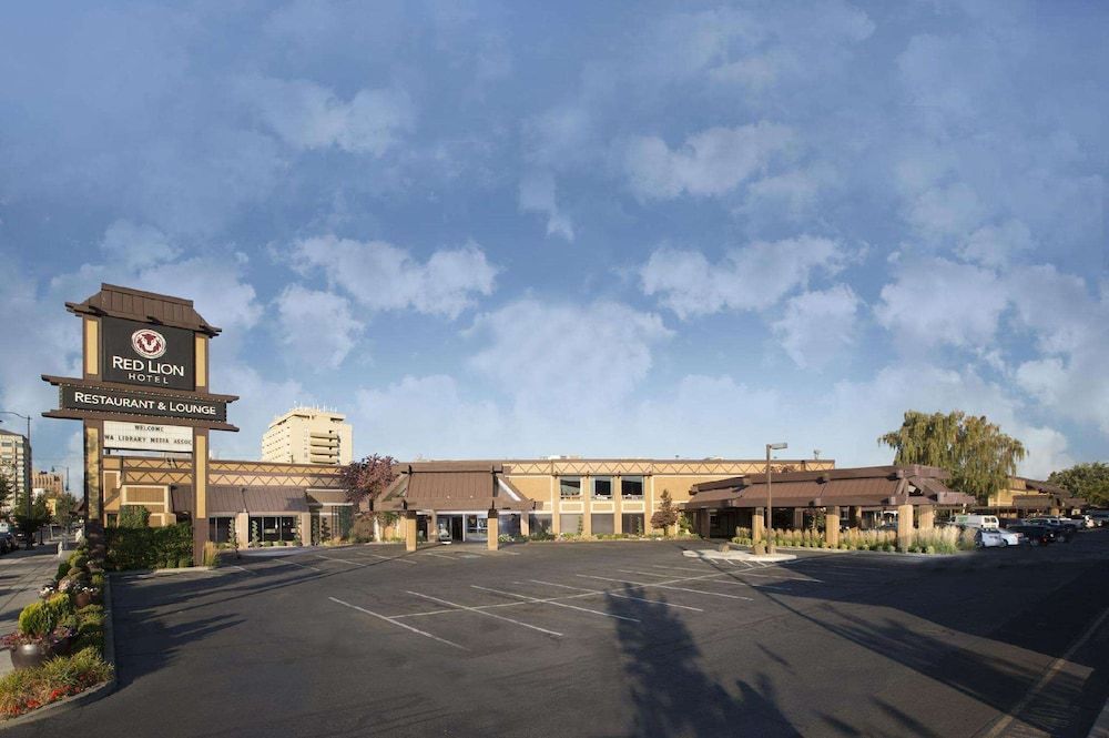 Red Lion Hotel Yakima Center 1