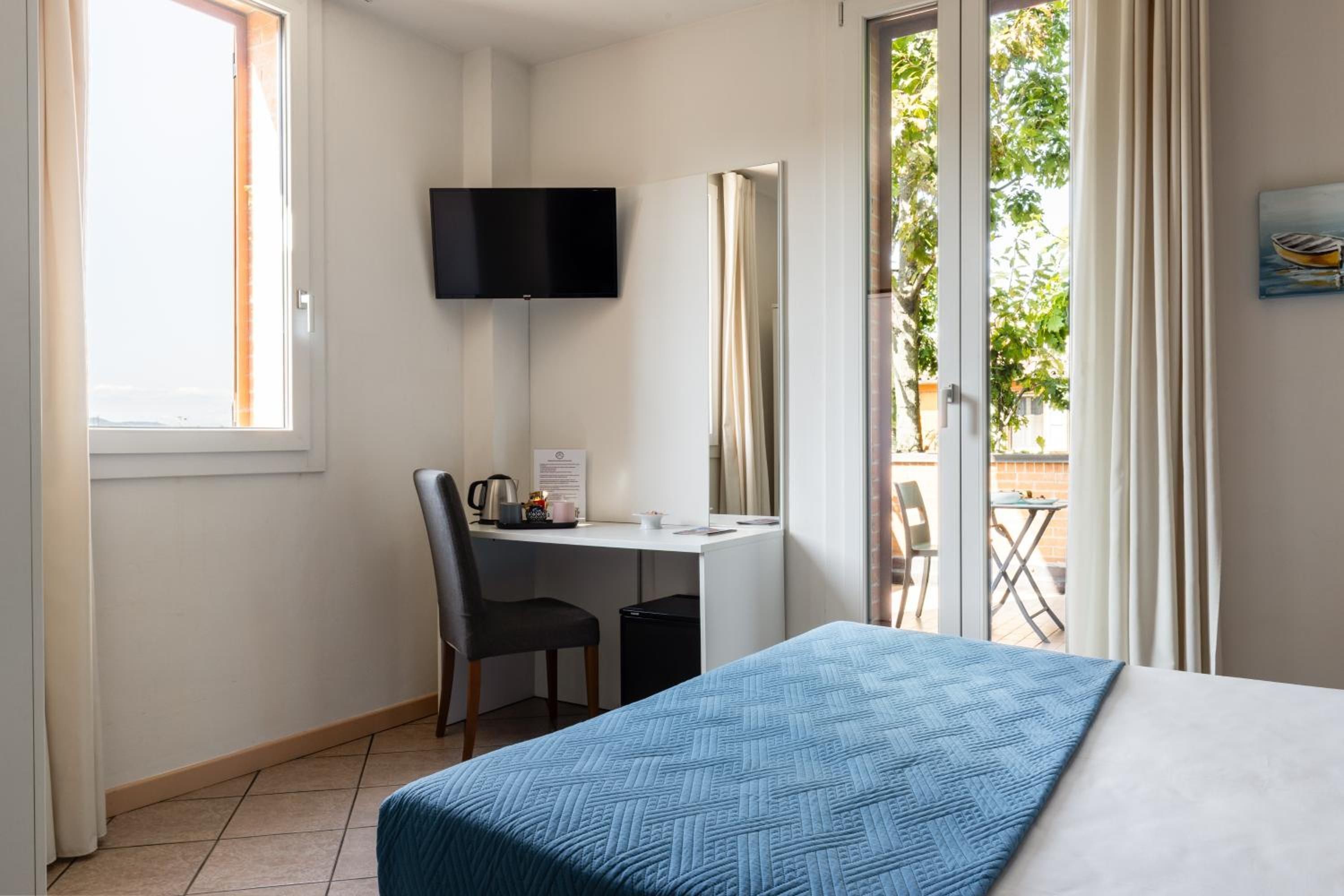 Hotel EMI 2