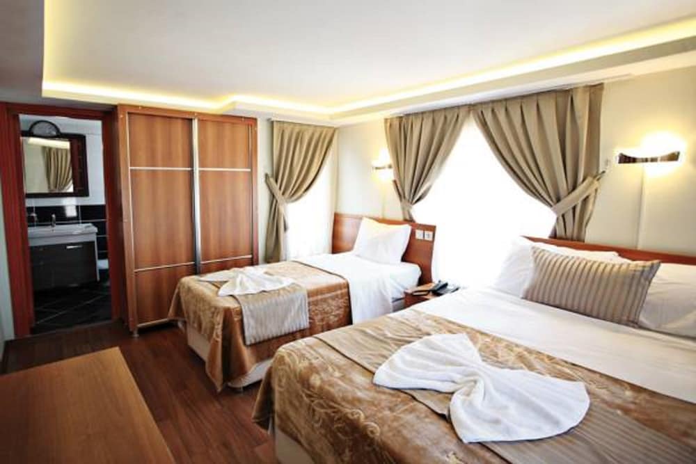 Taksim Palace Hotel 1