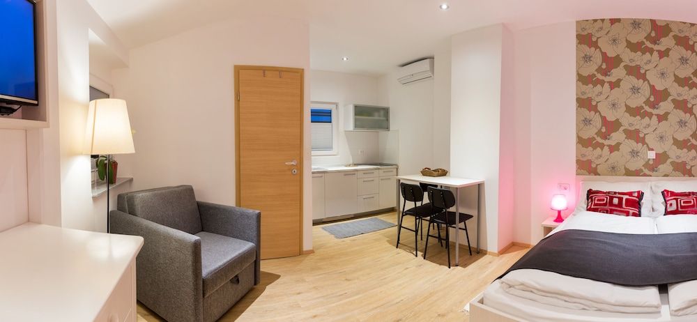 Apartments SHISHKA 2