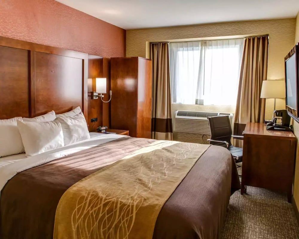 Ramada by Wyndham New York Times Square West 2