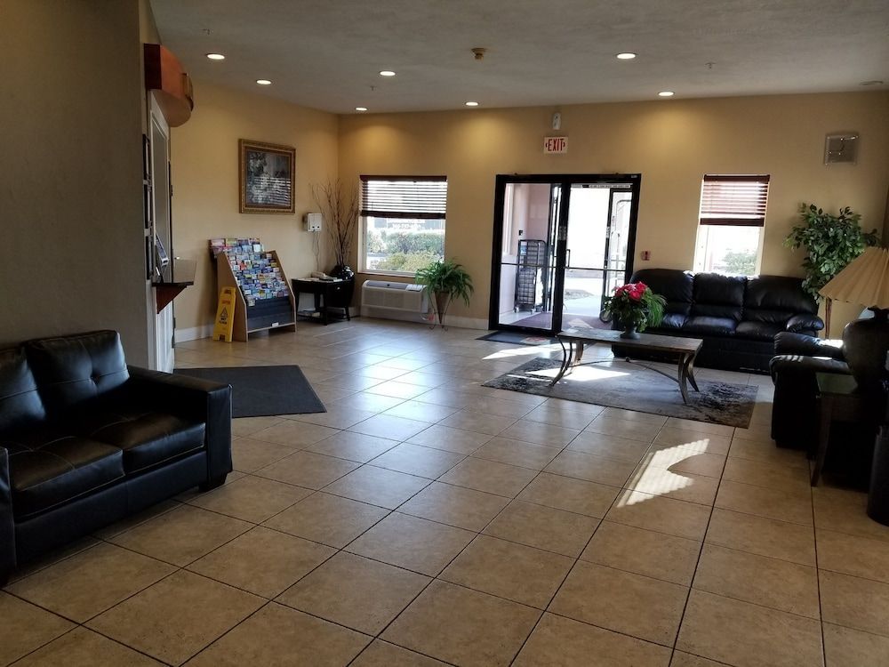 Super 8 by Wyndham Bellingham Airport/Ferndale 2