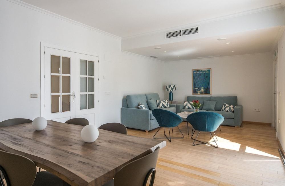 REY DE SEVILLA FLATS - Arenal 1
