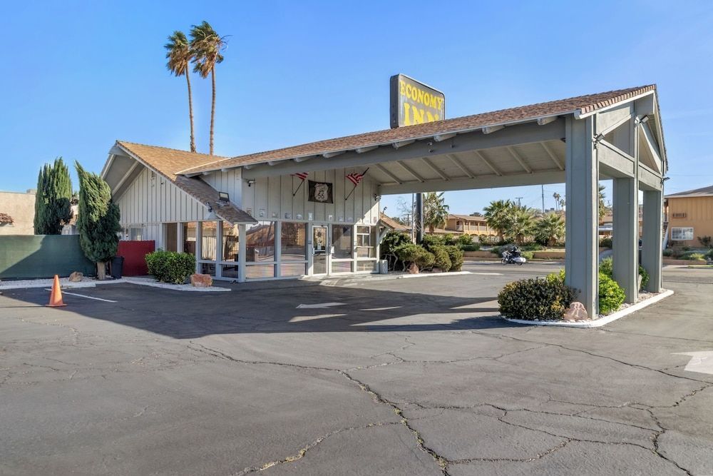 Economy Inn Barstow 1