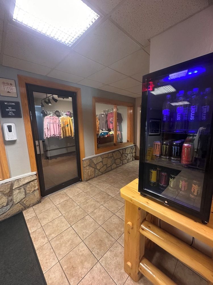 Pictured Rocks Inn and Suites 2