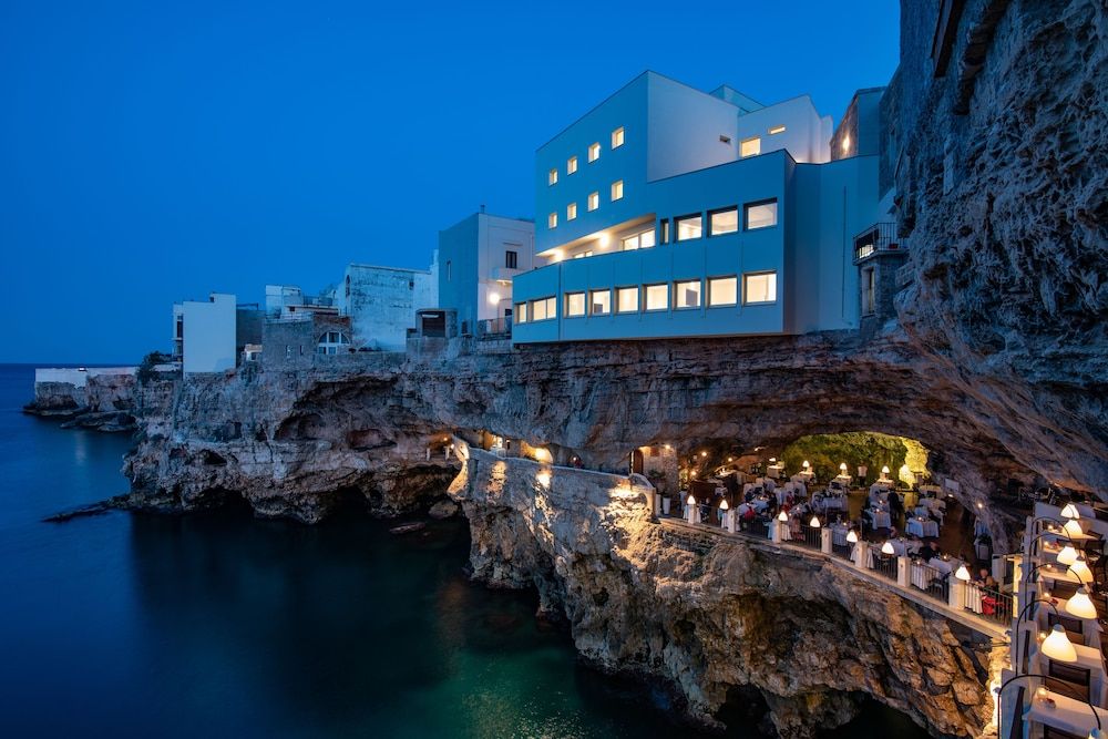 Hotel Grotta Palazzese 1