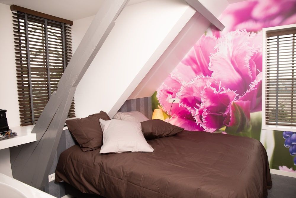 House of Tulips 1