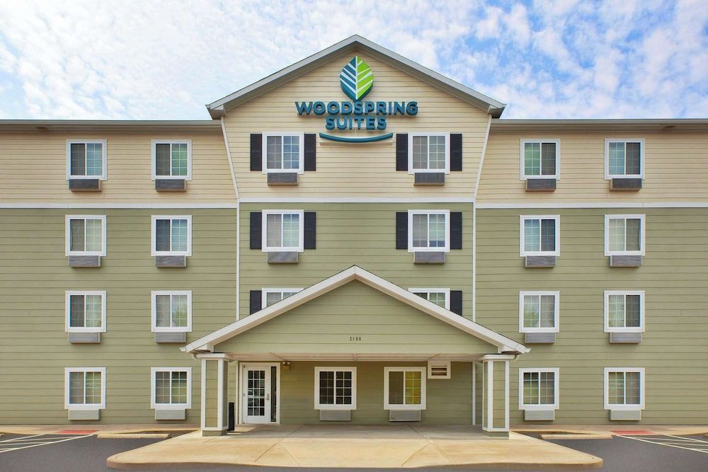 WoodSpring Suites St Louis St Charles 1