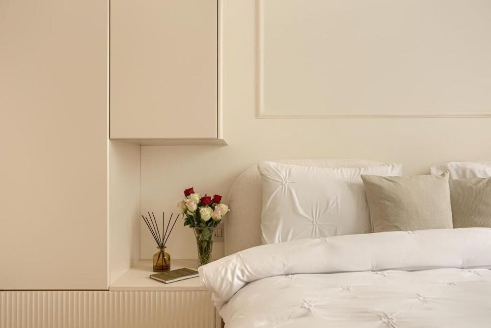 ARI - AFI Mall Luxurious Apartments 1