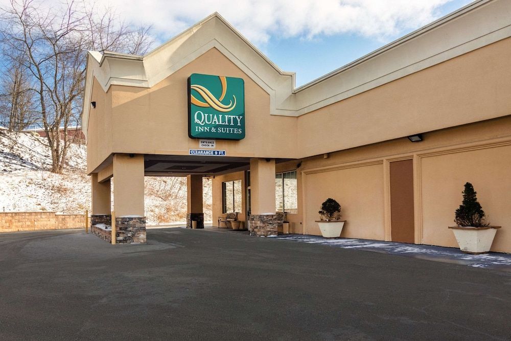 Quality Inn & Suites Indiana South 1