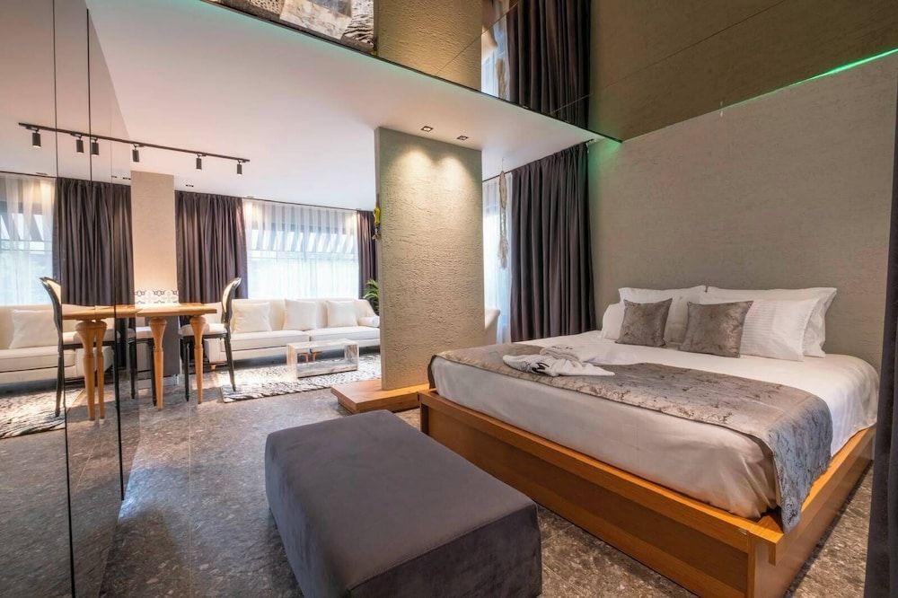 Wolf Suites 1