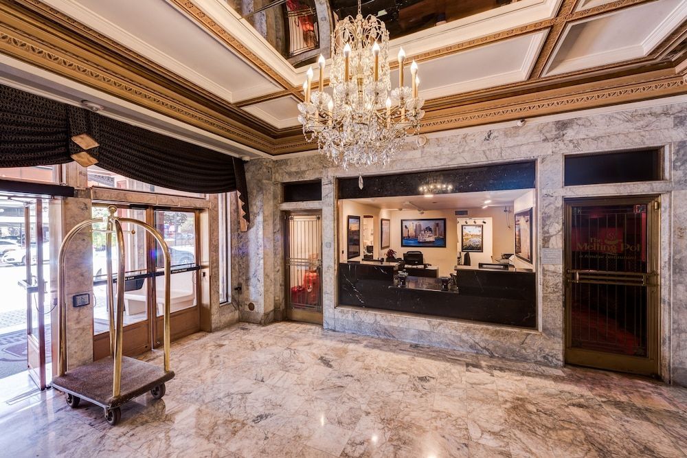 Gaslamp Plaza Suites 2