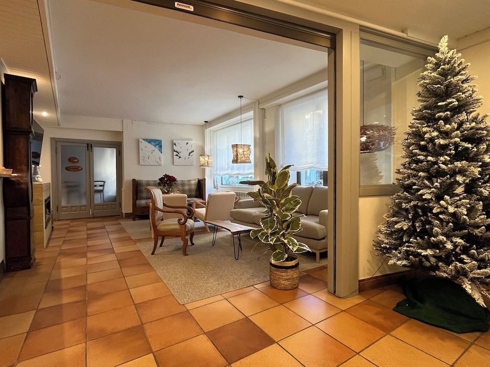 Hotel Joan Canejan 2