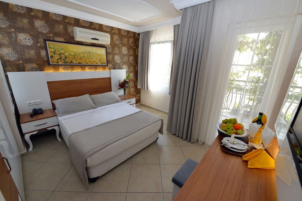 Nicholas Park Hotel 2