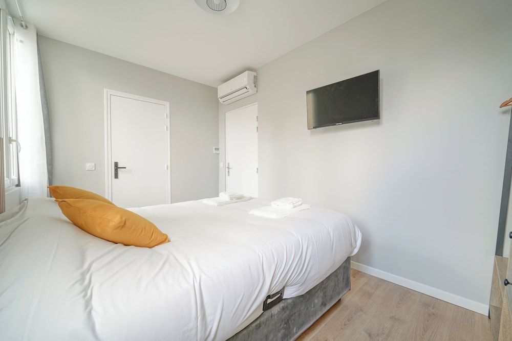 Hotel Trianon Saint Ouen 2
