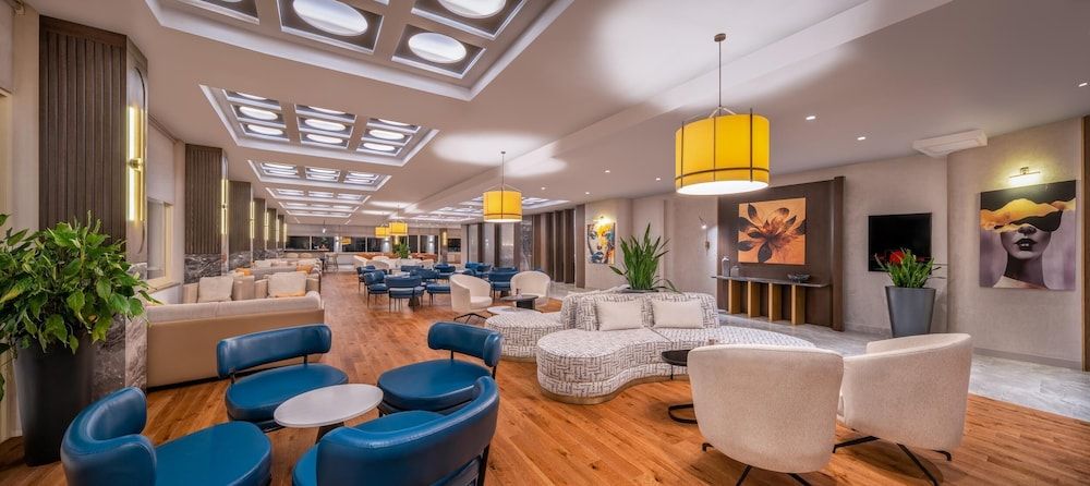 Trendy Palm Beach Adults Only 2