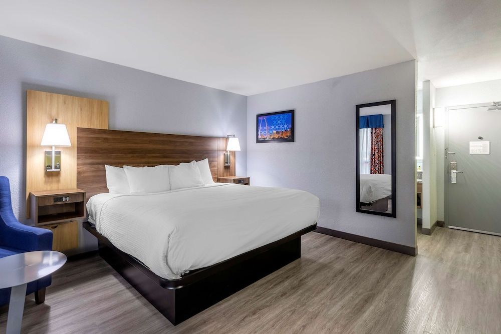 Best Western Plus St. Louis West-Westport 1