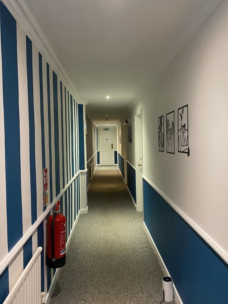 The George Hotel 2