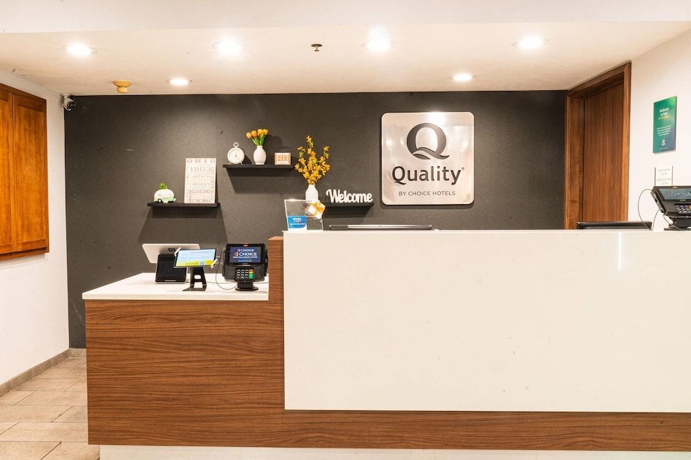 Quality Inn & Suites Oakwood Village - Cleveland South 1