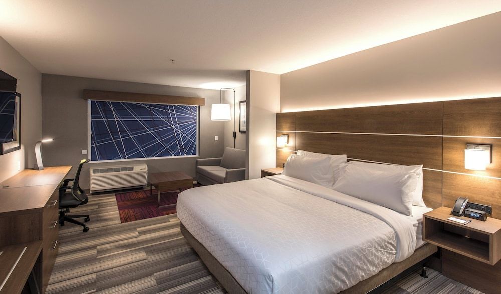 Holiday Inn Express & Suites PHOENIX NORTH - HAPPY VALLEY by IHG 2