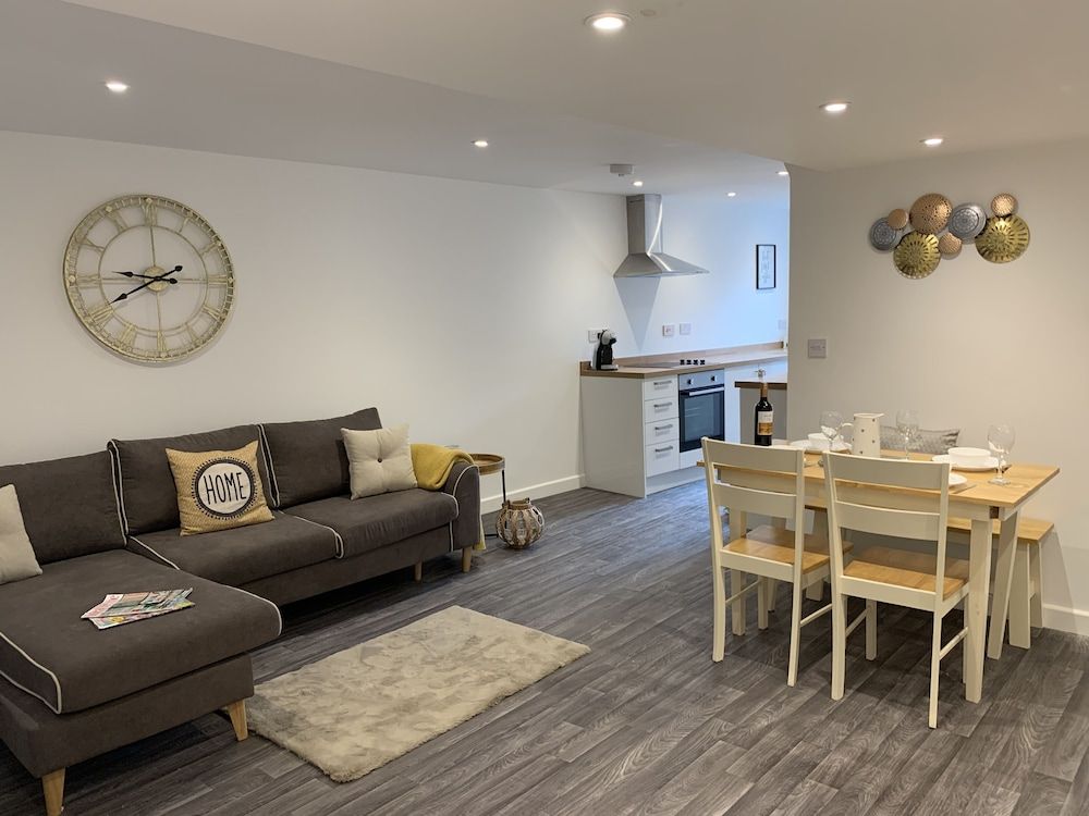 Charming Apartment Ilfracombe, Central Location 1
