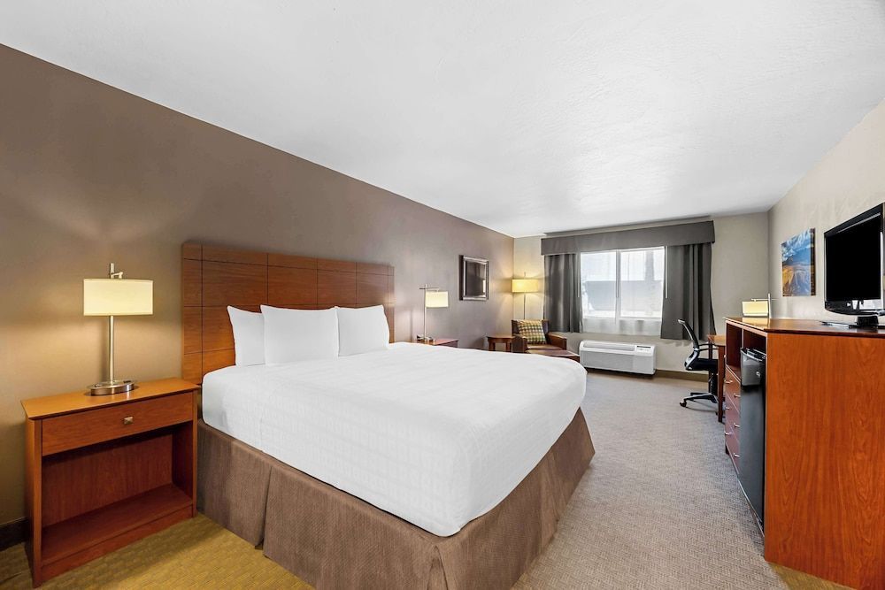 Best Western Inn At The Rogue 1