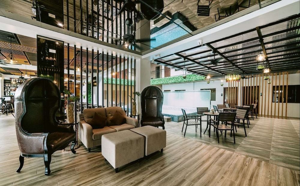 SureStay Plus Hotel by Best Western AC LUXE Angeles City 2