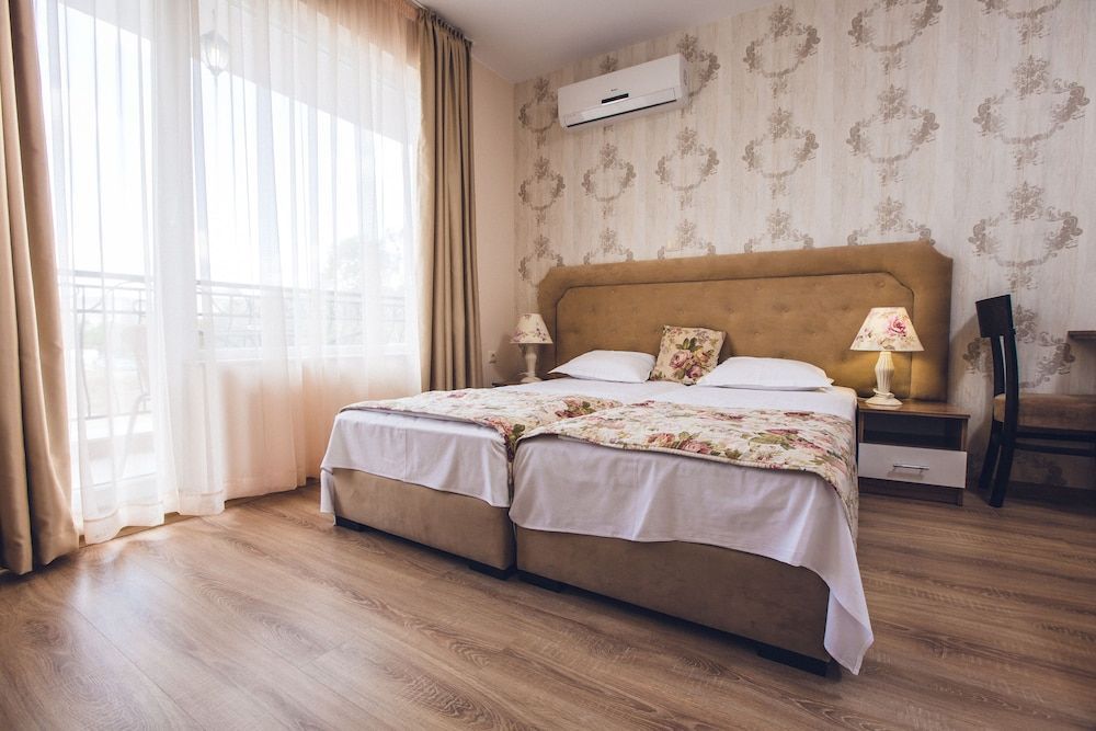 Avenue Deluxe Hotel 2