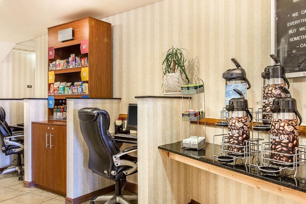 Comfort Suites Summit County 2