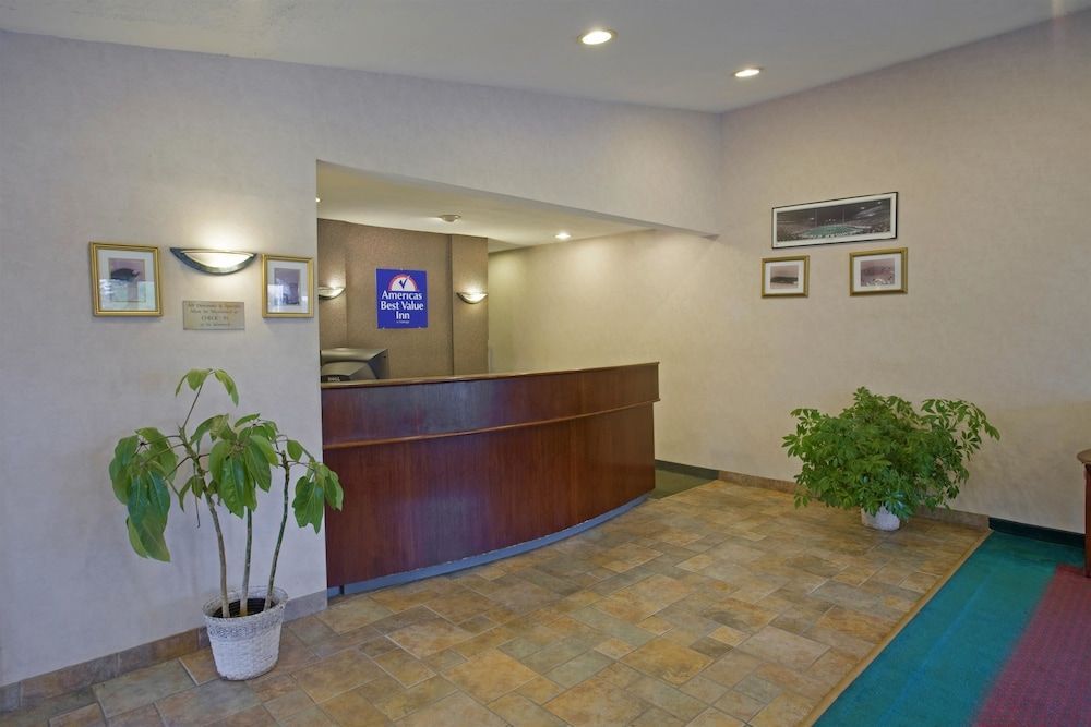 Americas Best Value Inn Lansing 2