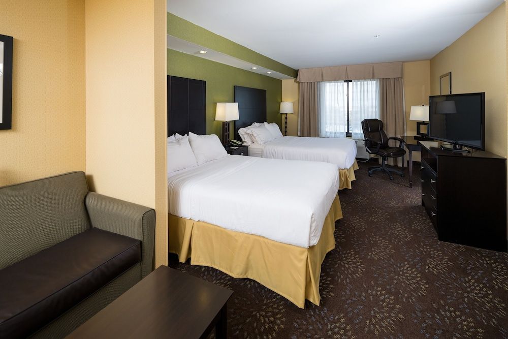 Holiday Inn Express & Suites DETROIT NORTH - TROY by IHG 2
