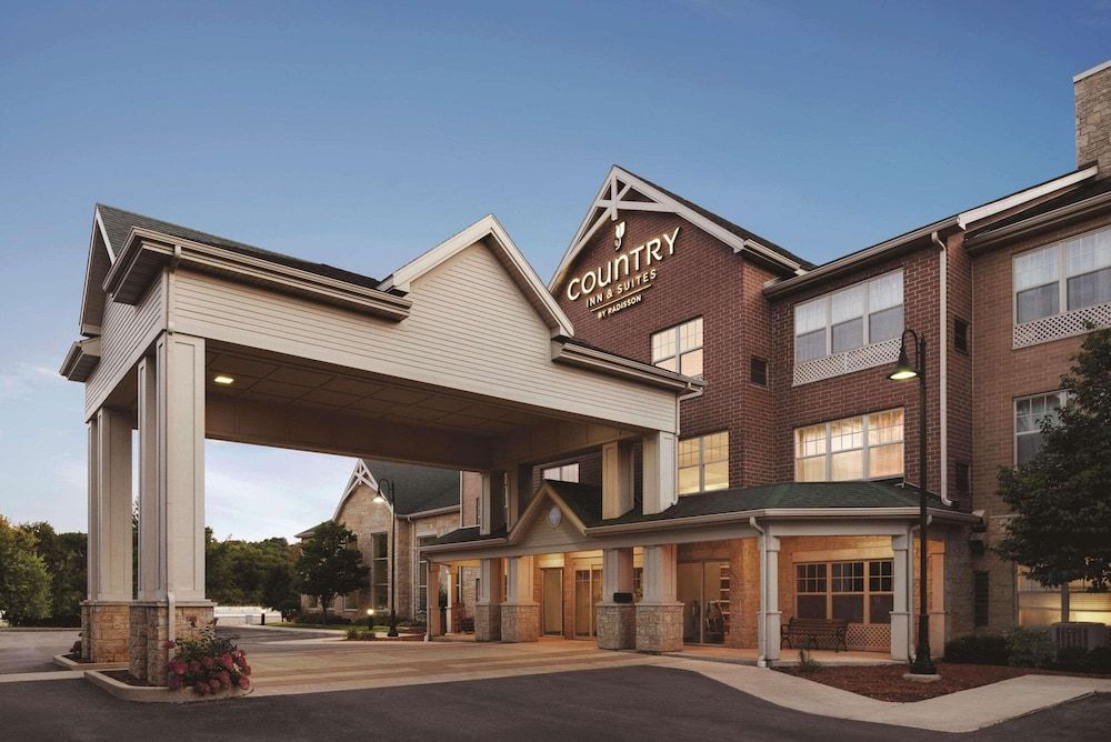 Country Inn & Suites by Radisson, Madison Southwest, WI 1