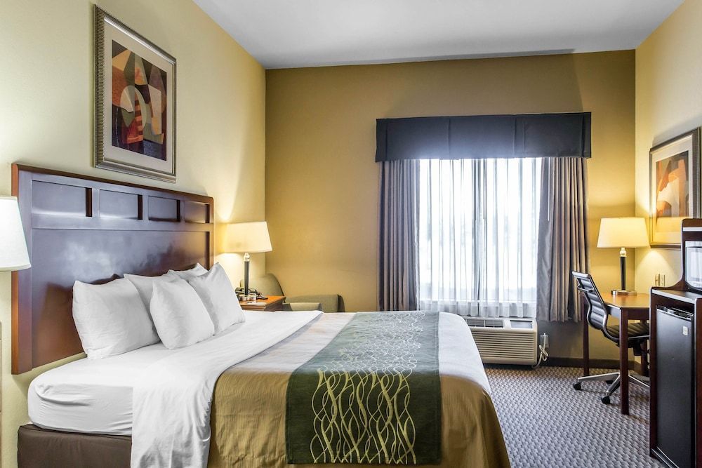 Comfort Inn & Suites Madisonville 2