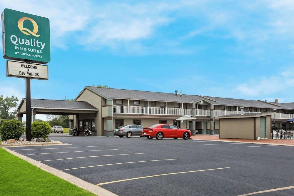 Quality Inn & Suites Big Rapids near University 1