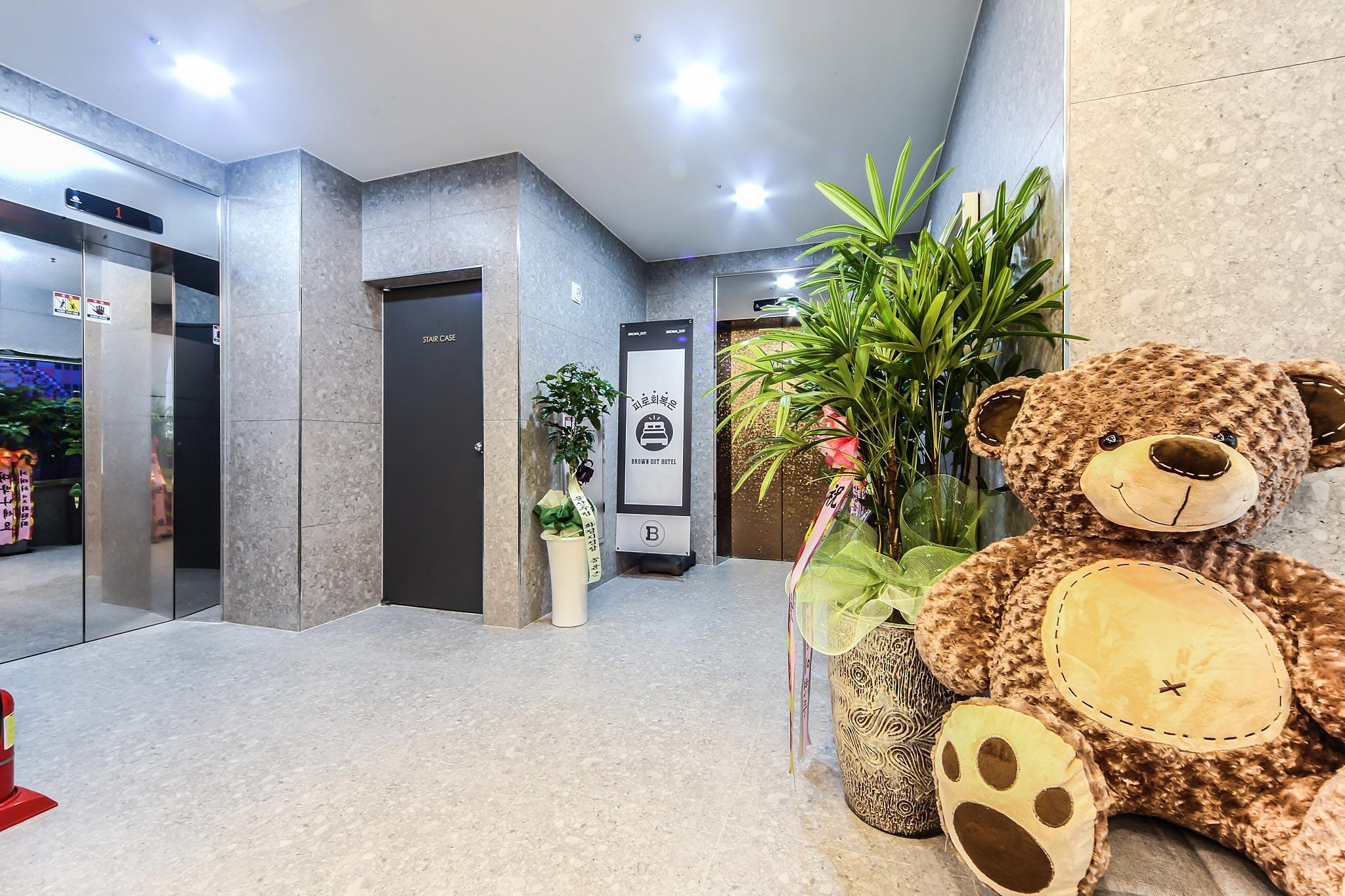 Browndot Hotel Gold 1