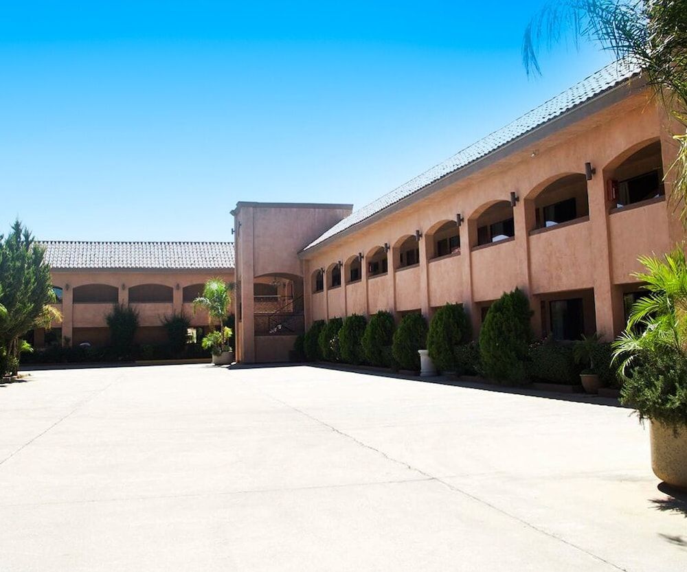 Estancia Inn 1