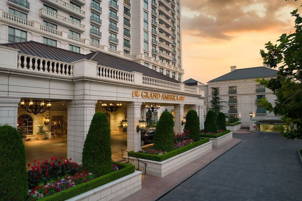 Grand America Hotel 1