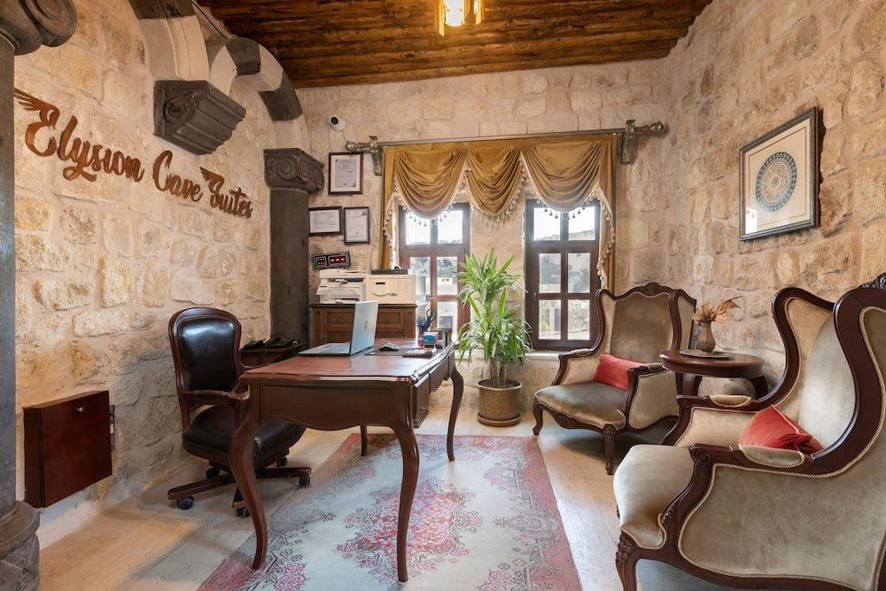 Elysion Cave Suites 2