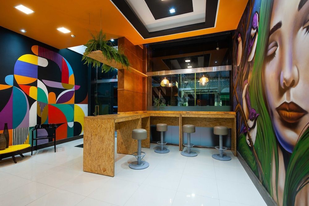 Mural Living Hotel Manaus 2