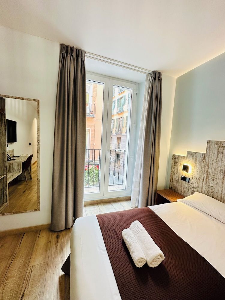 Hostal Anton Martin 1