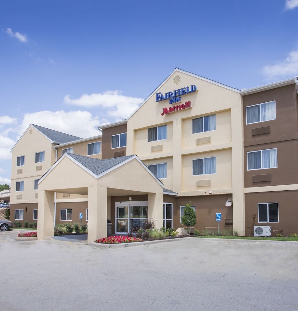 AmericInn by Wyndham Topeka 1