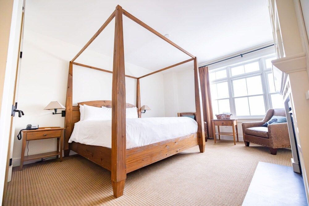 Clay Brook Hotel & Residences 2