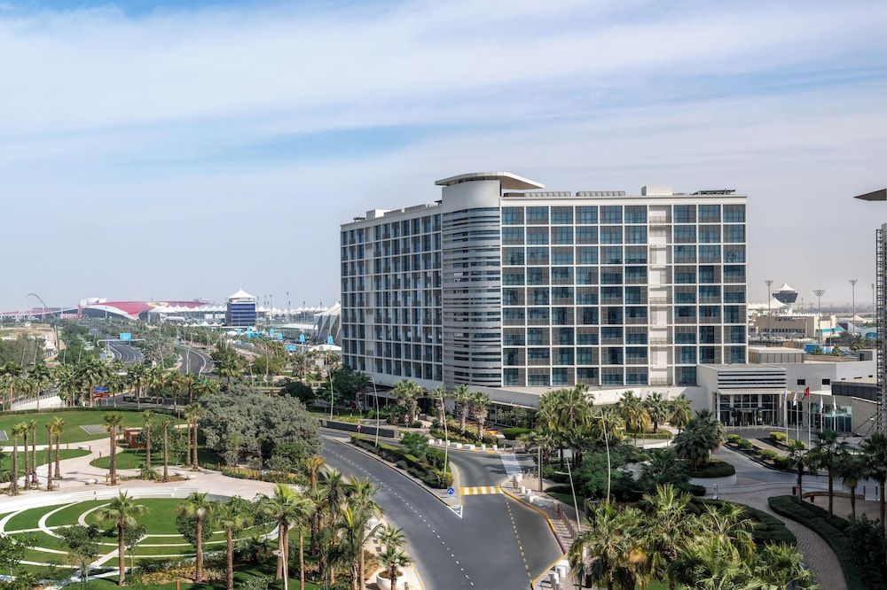 Yas Plaza Marina by IHG 1