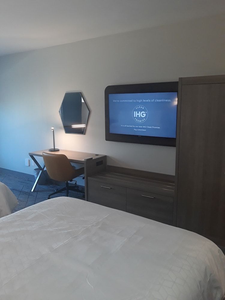 Holiday Inn Express & Suites JACKSON by IHG 2